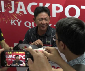 Bỏ mặt nạ, live stream nhận độc đắc Vietllot: Có 10 tỷ, không phải sợ