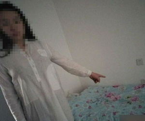 Mở cửa sổ chui vào nhà đàn ông lạ, cô gái trẻ tắm xong thản nhiên lên giường ngủ