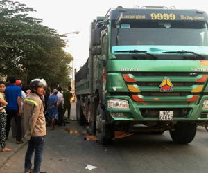 Người phụ nữ tử nạn dưới bánh xe ben vì tiếng còi hơi