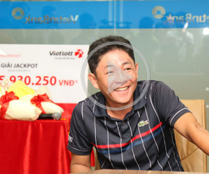 Video: Người trúng jackpot “khủng” của Vietlott nói lý do không đeo mặt nạ