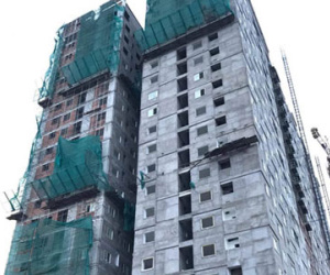 Vụ 2 công nhân bất động trên vũng máu: 1 người sống sót kì diệu