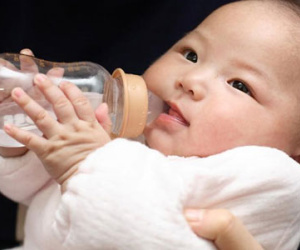 7 cách trị táo bón cho trẻ "một phát khỏi ngay" nhưng mẹ hay quên không dùng