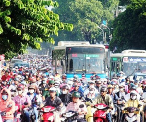 Cấm xe máy là xúc phạm 80% người dân