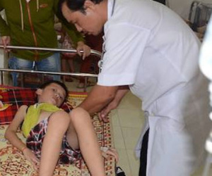 Hơn 20 học sinh tiểu học nhập viện vì ăn quả ngô đồng