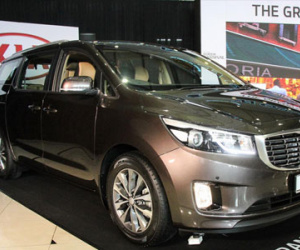 Kia Sedona 2017 có giá từ 792 triệu đồng