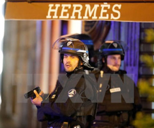 Pháp: Đọ súng kinh hoàng trên Đại lộ Champs-Elysees, 2 người chết