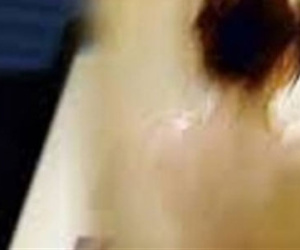 Quý cô bị tình trẻ quay clip sex tống tiền 1,5 tỷ đồng