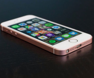 Vì sao iPhone SE đáng dùng hơn iPhone 7?