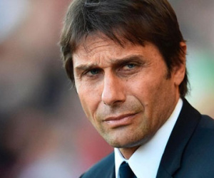 Conte chơi đòn tâm lý trước đại chiến thành London