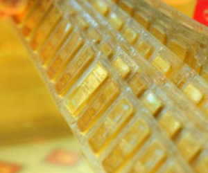 Giá vàng trong nước giảm mạnh theo thế giới