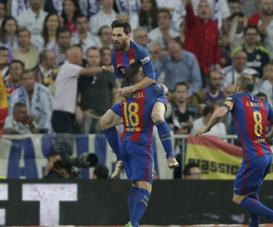 Messi lập cú đúp, Barca thắng Real ngay tại Bernabeu