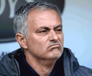 Mourinho san bằng chuỗi thành tích ấn tượng của Sir Alex 6 năm trước