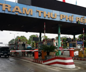 Ngày đầu cư dân địa phương được miễn phí qua trạm BOT Bến Thuỷ 1