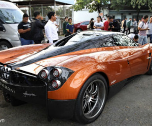 Siêu xe Pagani Huayra 80 tỷ của Minh Nhựa đi lấy biển