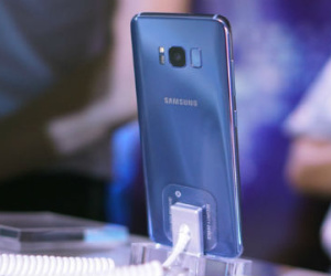 Thị trường di động cao cấp chạm đáy, chờ Galaxy S8 lên kệ