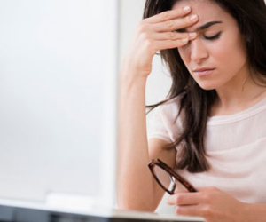 Tôi phải làm gì khi chồng tôi quá chu đáo với họ hàng bên nội