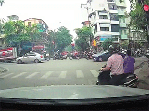 Video: Hà Nội: Khi "cảm tử quân" xuống đường