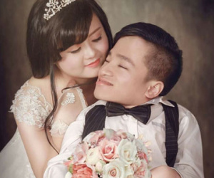 Đám cưới cổ tích của cô gái xinh đẹp và chàng trai xương thủy tinh