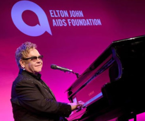 Elton John nhập viện vì nhiễm "virus siêu hiếm có khả năng gây chết người"