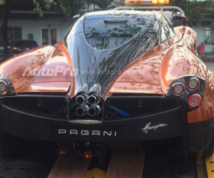 Minh "Nhựa" vất vả đưa "thần gió" Pagani Huayra 78 tỷ Đồng xuống mặt đường