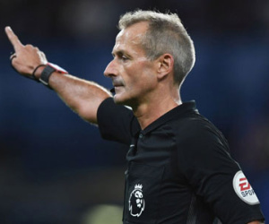 Trọng tài mang may mắn cho MU bắt trận derby Manchester