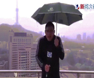 Video: MC Trung Quốc bị sét đánh trúng khi đang dẫn chương trình