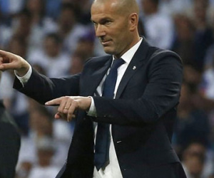HLV Zidane đối diện với nguy cơ bị sa thải