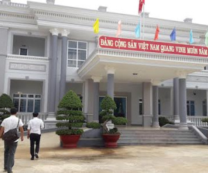 Lùm xùm chuyện cả nhà làm "quan huyện" ở Gia Lai