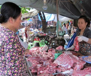 Nghịch lý giá lợn: Ai đang móc túi người tiêu dùng?