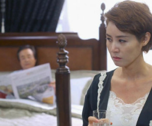 Sự thật đắng cay đằng sau việc chồng tặng vợ và bố mẹ vợ chuyến du lịch nước ngoài sang chảnh