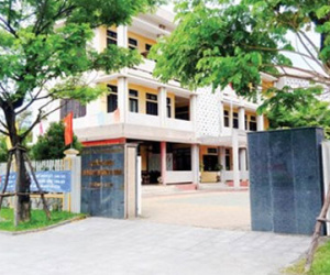 Thừa Thiên - Huế: Ba trưởng, phó phòng lãnh đạo… 1 nhân viên