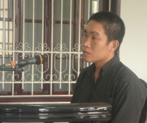 Cha dượng nhiều lần giở trò đồi bại với 2 con riêng của vợ