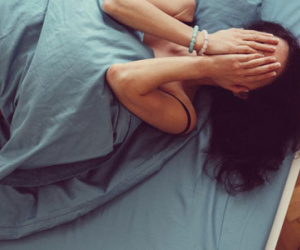 Điều chàng bảo "không có gì" nhưng nàng thấy trầm trọng còn hơn cả "tội" ngoại tình