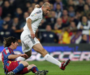 Zidane - ngôi sao duy nhất Messi xin được đổi áo