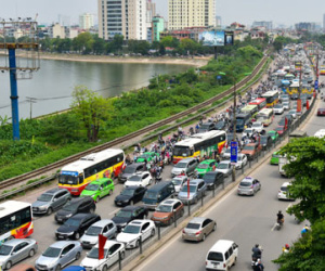 Cửa ngõ thủ đô ùn tắc dài trong ngày đầu nghỉ lễ
