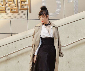Angela Phương Trinh nổi bật trên phố Hàn Quốc với trang phục tự thiết kế