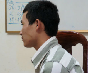 Mối tình trái ngang của tài xế xe đường dài với thiếu nữ tuổi đang lớn