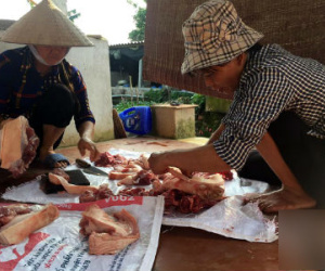 Người dân khắp nơi "khoe" ảnh giải cứu lợn giúp người nông dân