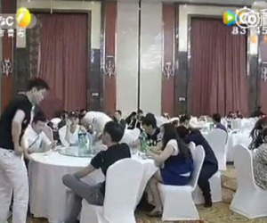 Chú rể sống ảo, thuê hơn 200 người lạ giả làm bạn tới dự đám cưới của mình cho hoành tráng