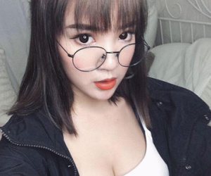 Hot girl 9X nổi tiếng bậc nhất của “quốc đảo sư tử”