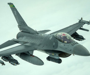 Kinh ngạc: F-16 "hàng bãi" bền... gấp đôi Su-30MK sản xuất mới