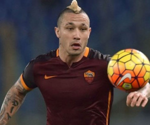Man Utd phá đám Chelsea vụ sao AS Roma