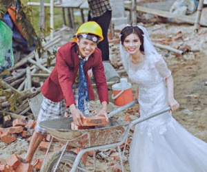 “Phát sốt” với bộ ảnh cưới cô dâu, chú rể đi... phụ hồ