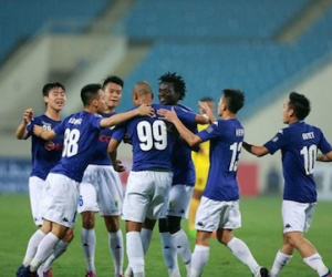 Thắng lớn, Hà Nội FC vượt rào ngoạn mục