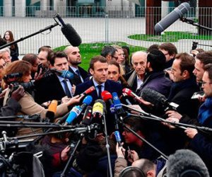 Bà Merkel công khai ủng hộ ứng viên tổng thống Pháp Macron