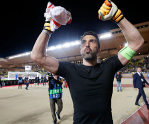 Buffon chạm mốc 100 trận cùng Juventus ở Champions League