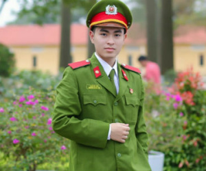 Nam vương trường cảnh sát điển trai, chưa từng yêu ai