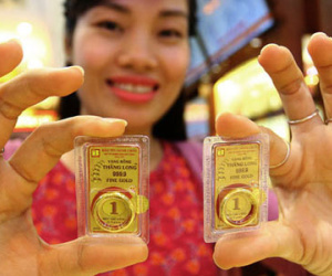 Giá vàng hôm nay 5/5: Tiếp tục lao dốc, xuyên thủng đáy