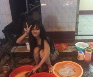 "Hot girl rửa bát" Việt bất ngờ được báo Hàn khen xinh, chăm chỉ