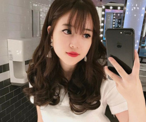 Nữ sinh 9X xinh đẹp, học giỏi "thuyết phục" bố mẹ chơi game kiếm 20 triệu đồng/tháng